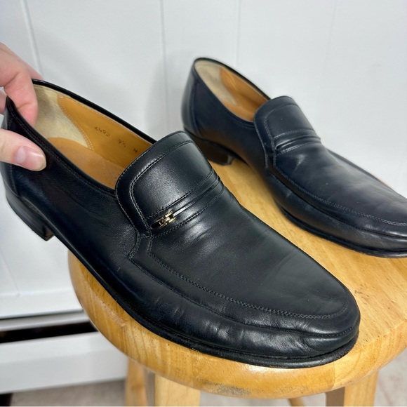 Magnanni Black Leather Slip On Loafers - Picture 2 of 12
